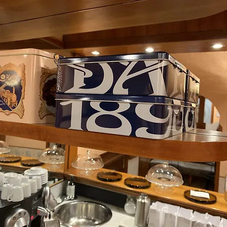 Delle Regioni, Barberini - Fontana Di Trevi 3*